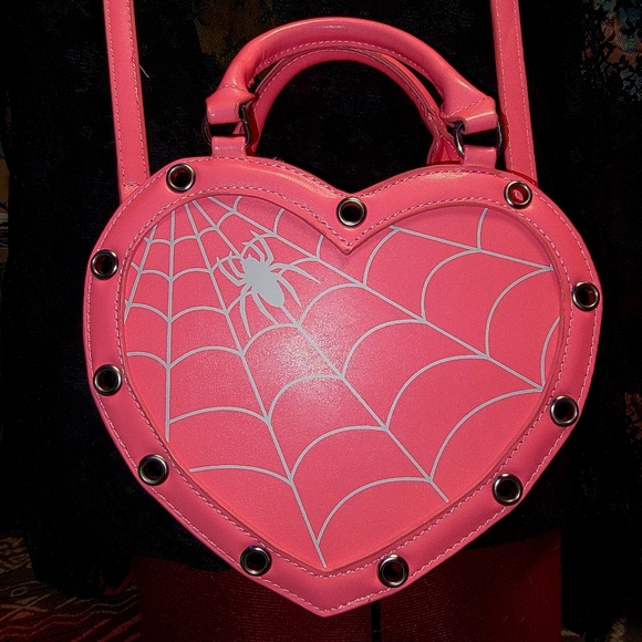 Source Unknown Handbags - Spiderweb Heart Small Shoulde in Bubblegum Pink